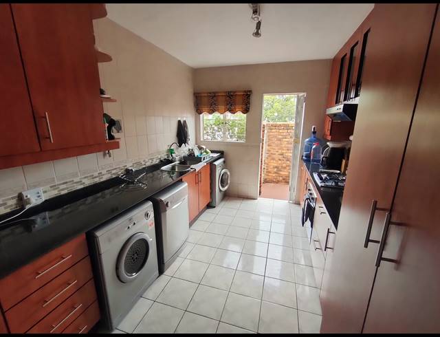 3 BEDROOM TOWNHOUSE FOR SALE IN BRACKENHURST